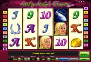 Lucky Lady's Charm Deluxe video slot